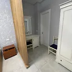 Aliona Santorini Drymades, Dhermi Daire
