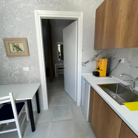Aliona Santorini Drymades, Dhermi Appartement Gjilek