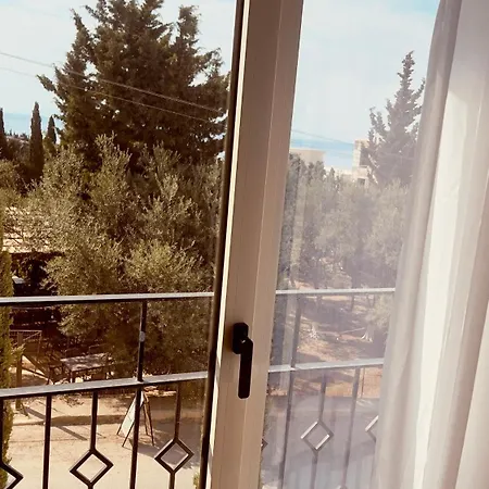 Aliona Santorini Drymades, Dhermi Appartement Gjilek