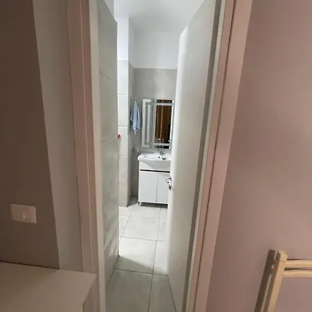 Aliona Santorini Drymades, Dhermi