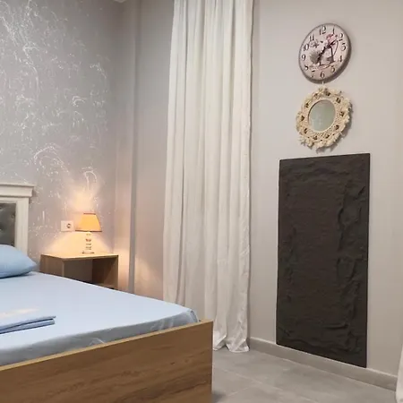 Aliona Santorini Drymades, Dhermi