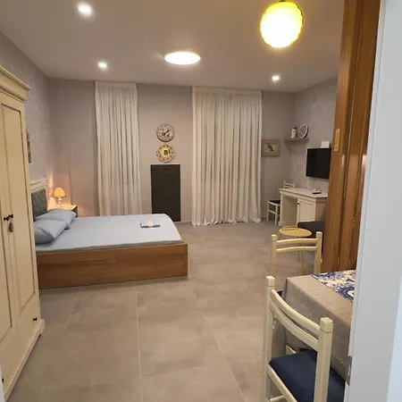 Apartment Aliona Santorini Drymades, Dhermi Gjilek