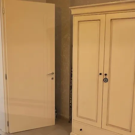 Aliona Santorini Drymades, Dhermi * Gjilek