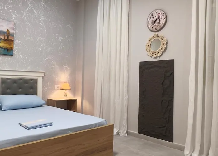 Aliona Santorini Drymades, Dhermi